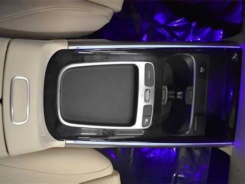 Used 2025 Mercedes-Benz GLB 250 4MATIC w/ Winter Package image 31