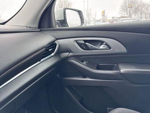 Used 2018 Chevrolet Traverse LT image 14