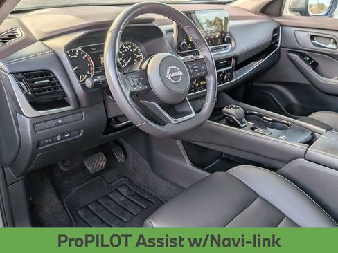 Used 2023 Nissan Rogue SL w/ SL Premium Package image 18