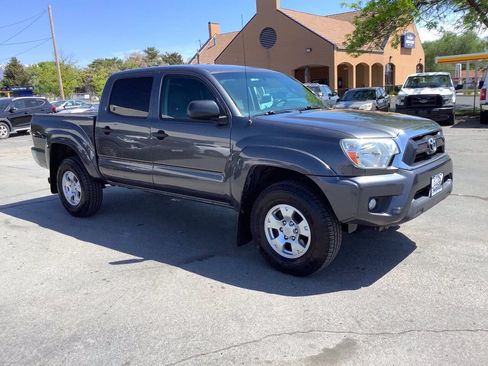 Used 2014 Toyota Tacoma 4x4 Double Cab w/ SR5 Package image 9