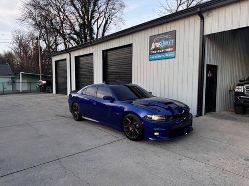 Used 2019 Dodge Charger Scat Pack w/ Technology Group image 6
