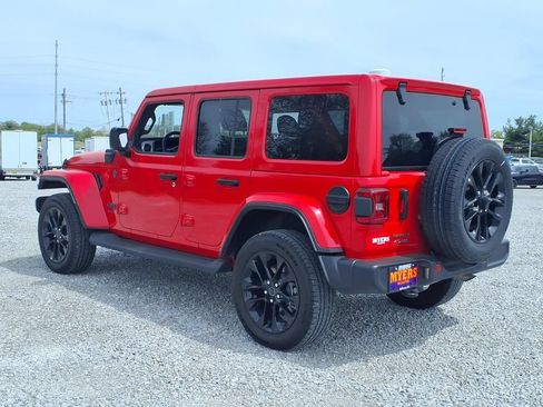 Used 2025 Jeep Wrangler Unlimited Sahara AWD/4WD image 10