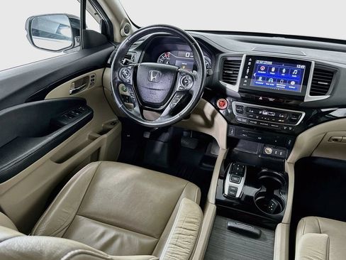 Used 2017 Honda Pilot Touring image 19