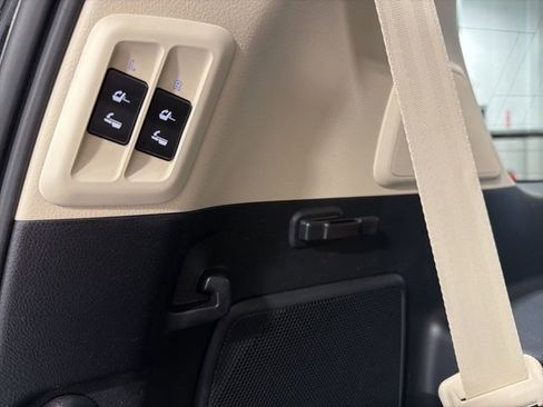 Used 2023 Lexus GX 460 Premium w/ Premium Plus Package image 35