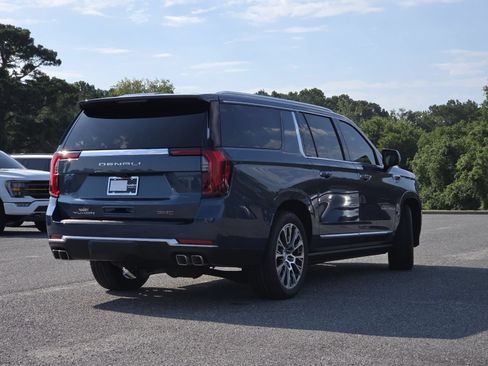 New 2026 GMC Yukon XL Denali w/ Denali Reserve Package AWD/4WD image 25