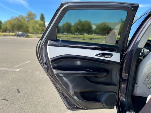 Used 2015 Cadillac SRX Luxury w/ Driver Awareness Package FWD image 11