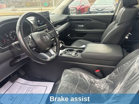 Used 2024 Honda Pilot Touring image 13