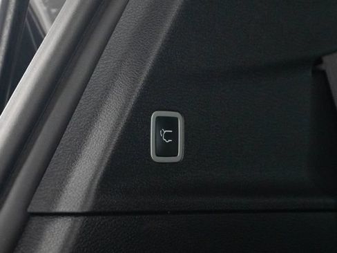 Used 2025 Chrysler Pacifica Select FWD image 25