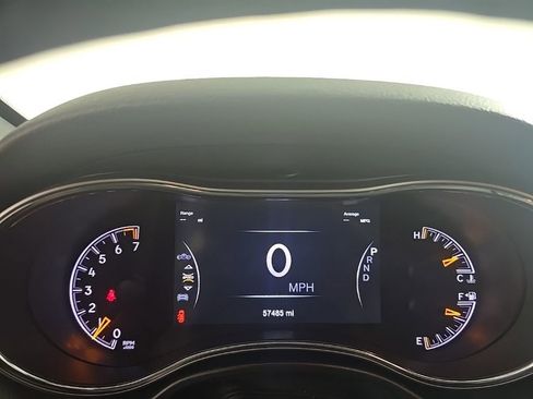 Used 2021 Jeep Grand Cherokee Laredo X image 10