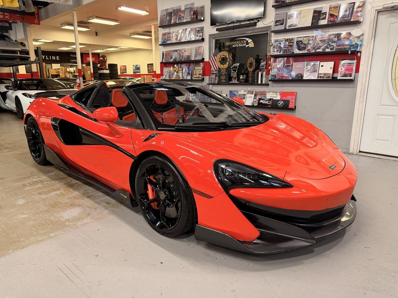 Used 2020 McLaren 600LT Spider RWD image 3