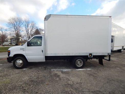 Used 2014 Ford E-350 and Econoline 350 Super Duty image 1