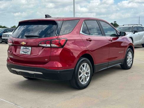 Used 2024 Chevrolet Equinox LT FWD image 3