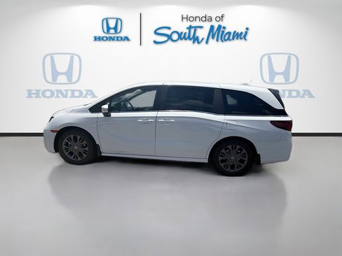 New 2026 Honda Odyssey Touring image 4