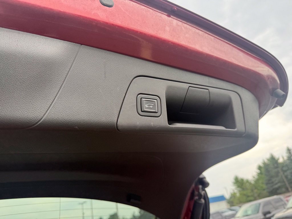Used 2023 Buick Envision Avenir AWD/4WD image 15