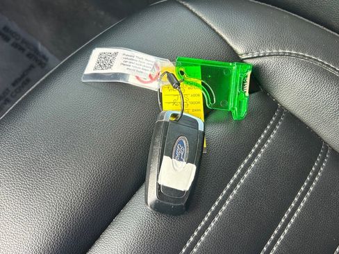 Used 2023 Ford Edge SEL image 41