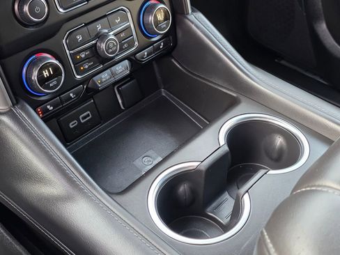 Used 2024 Chevrolet Suburban LT image 28