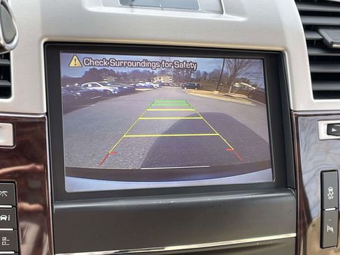 Used 2014 Cadillac Escalade Premium image 27