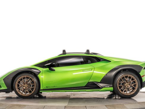 Used 2024 Lamborghini Huracan Sterrato image 6