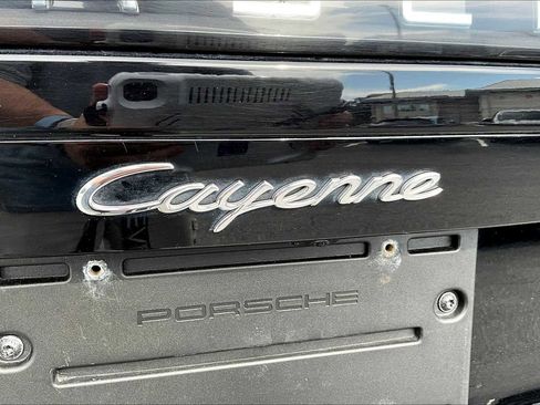 Used 2021 Porsche Cayenne AWD/4WD image 29