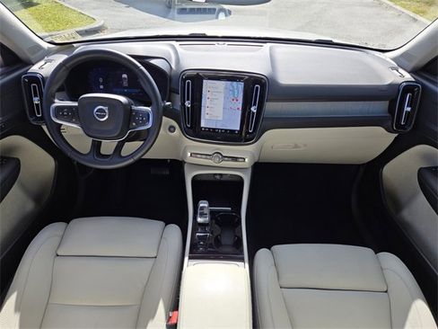 Certified 2024 Volvo XC40 B5 Plus w/ Protection Package Premier image 14