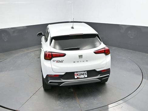 Used 2025 Buick Encore GX Preferred AWD/4WD image 31