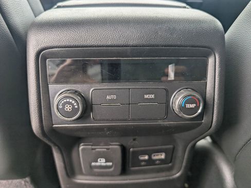 Used 2023 GMC Acadia SLT image 30