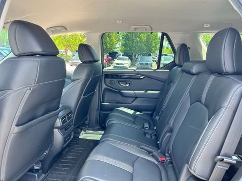 Used 2024 Honda Pilot EX-L image 8