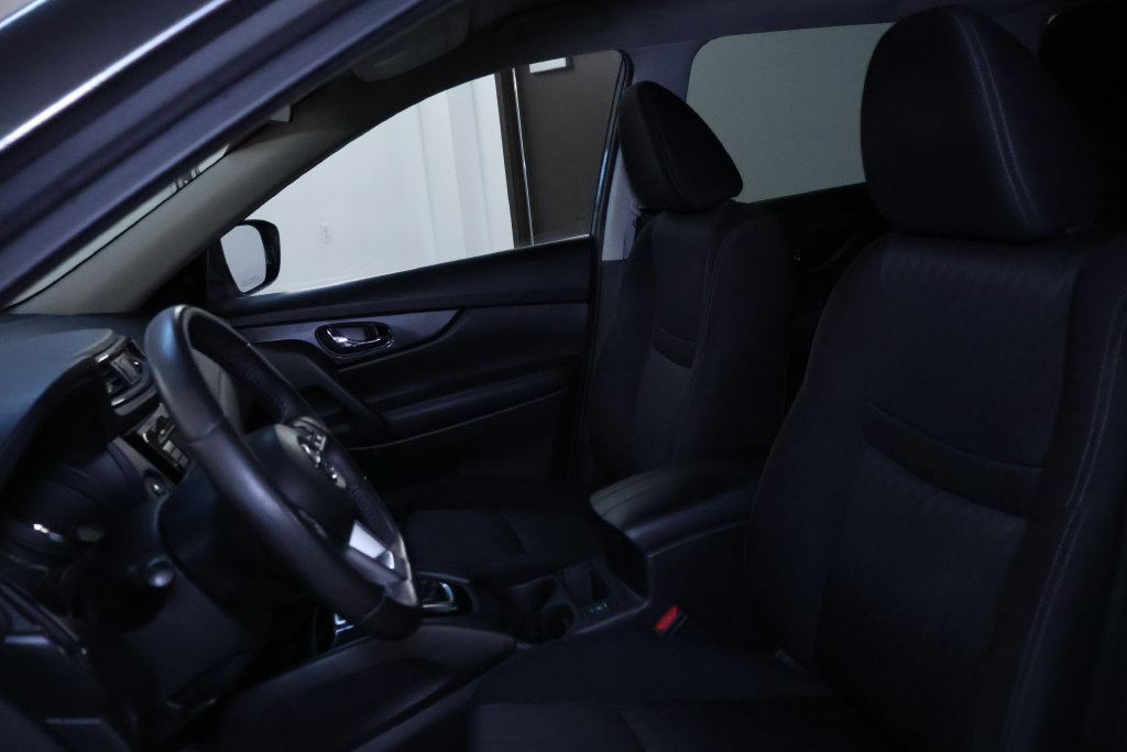 Used 2019 Nissan Rogue SV AWD/4WD image 14