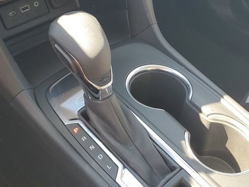 Used 2023 Chevrolet Equinox LS image 18