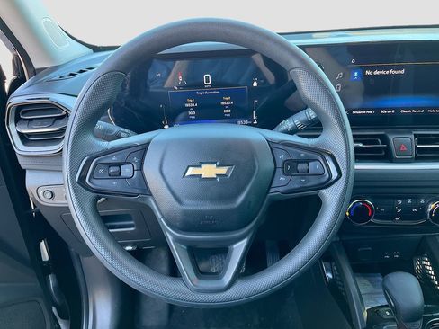 Used 2024 Chevrolet TrailBlazer LS w/ LS Convenience Package image 11