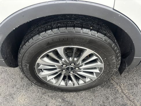 Certified 2023 Lincoln Nautilus FWD w/ Premium Package image 10