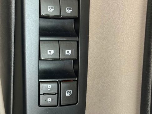 Used 2017 Toyota Highlander Plus w/ Carpet Mat Package AWD/4WD image 28