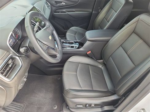 Used 2024 Chevrolet Equinox Premier image 18