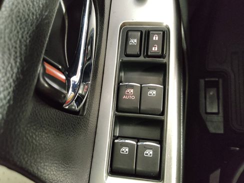 Used 2017 Subaru Crosstrek 2.0i Limited image 27