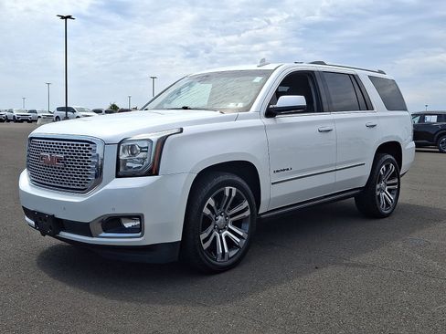 Used 2017 GMC Yukon Denali w/ Open Road Package AWD/4WD image 3