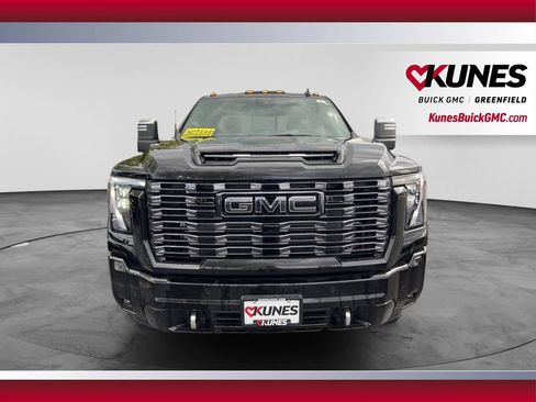 New 2026 GMC Sierra 3500 Denali Ultimate AWD/4WD image 11