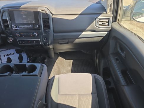Used 2022 Nissan Titan S image 18