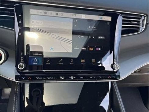 New 2026 Jeep Grand Wagoneer L 4WD w/ Premium Group I image 18