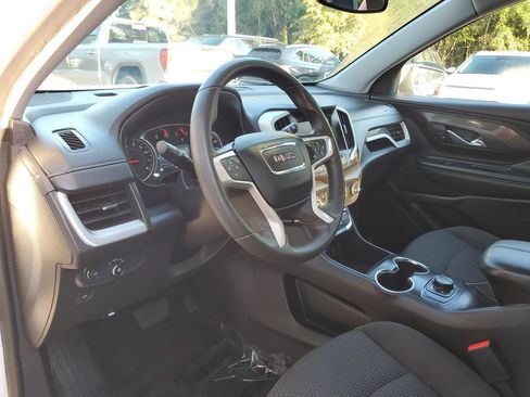 Used 2024 GMC Terrain SLE FWD image 19