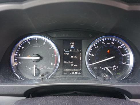 Used 2015 Toyota Highlander Limited w/ Driver Technology Package FWD image 6