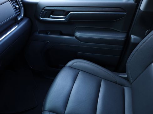 Used 2024 GMC Sierra 1500 SLT image 10