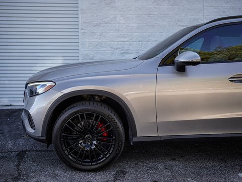Used 2023 Mercedes-Benz GLC 300 4MATIC image 10