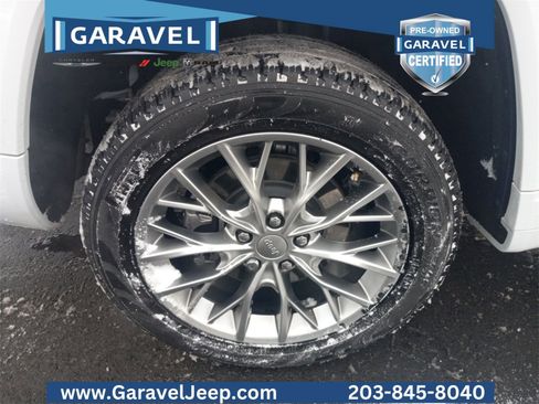 Used 2023 Jeep Grand Cherokee L Summit w/ Luxury Tech Group V image 40