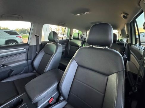 Used 2021 Volkswagen Atlas SE image 12