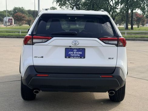 Used 2025 Toyota RAV4 XLE FWD image 8