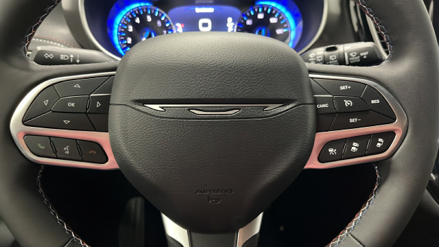 New 2027 Chrysler Pacifica Select FWD image 15