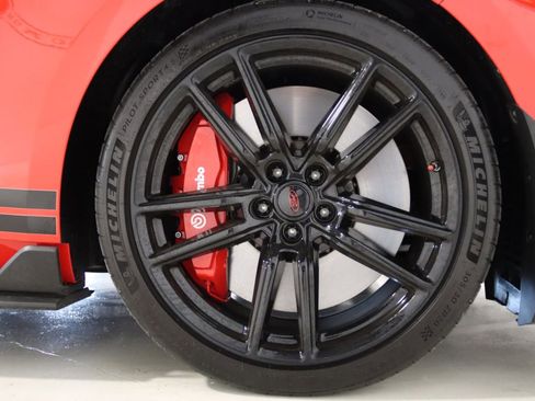 Used 2020 Ford Mustang Shelby GT500 w/ Technology Package RWD image 95
