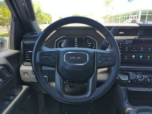 Used 2025 GMC Sierra 2500 AT4 w/ AT4 Premium Plus Package AWD/4WD image 16
