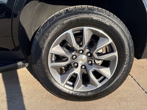 Used 2024 Chevrolet Tahoe LS w/ Driver Alert Package image 12