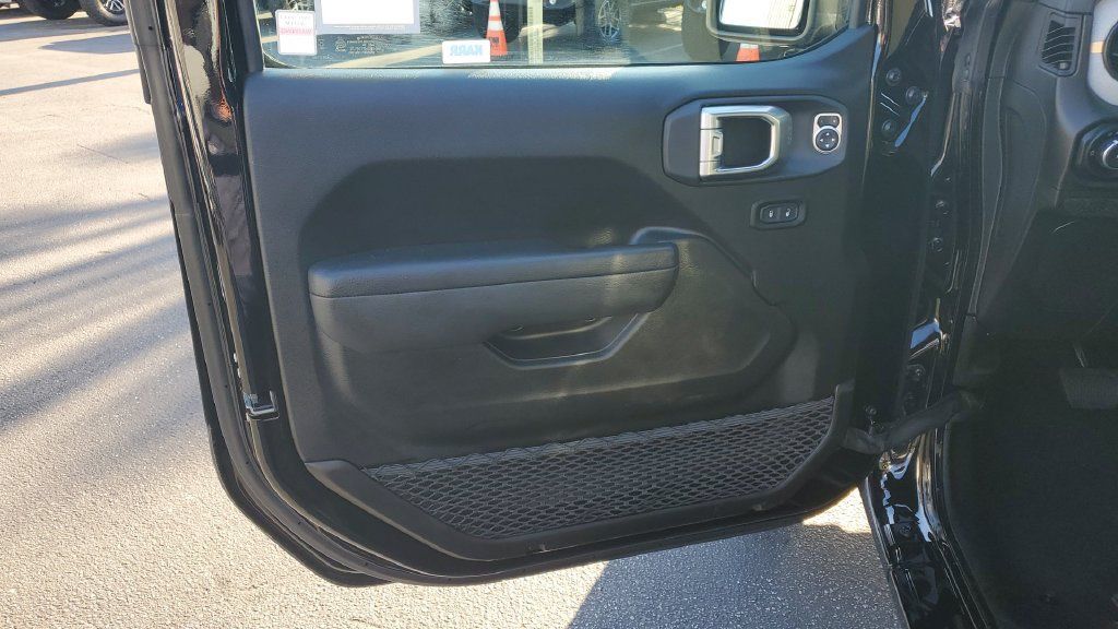 Used 2024 Jeep Wrangler Unlimited Sport AWD/4WD image 19